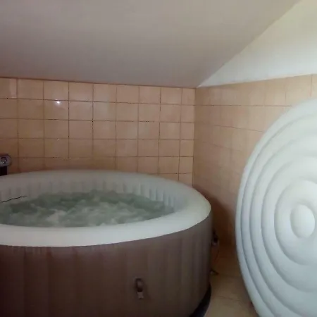 Guest house клуб #дворът Theyardclub *