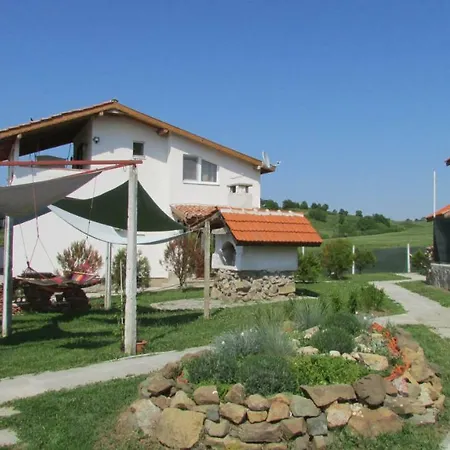 Guest house клуб #дворът Theyardclub *