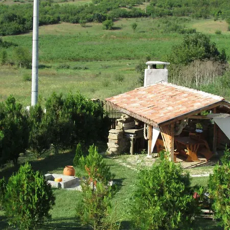 клуб #дворът Theyardclub Guest house