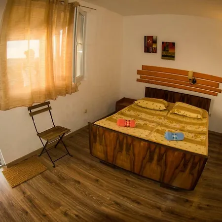 Guest house клуб #дворът Theyardclub *