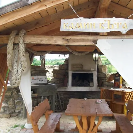 Guest house клуб #дворът Theyardclub *